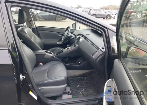 2013 Toyota Prius Four z USA, uszkodzony, nr VIN JTDKN3DU3D5559057